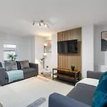 Luxury Lower-level One Bed Апартаменты *