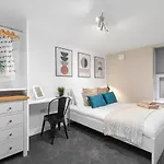 Luxury Lower-level One Bed Апартаменты Лидс