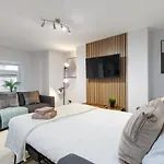 Апартаменты Luxury Lower-level One Bed