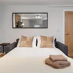 Апартаменты Luxury Lower-level One Bed *