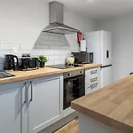 Апартаменты Luxury Lower-level One Bed Лидс
