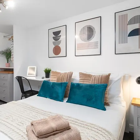 Luxury Lower-level One Bed * Лидс