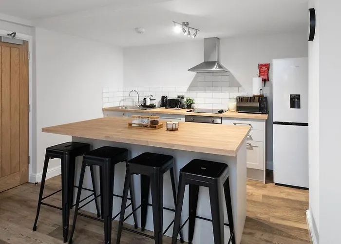 Luxury Lower-level One Bed Leeds (West Yorkshire)